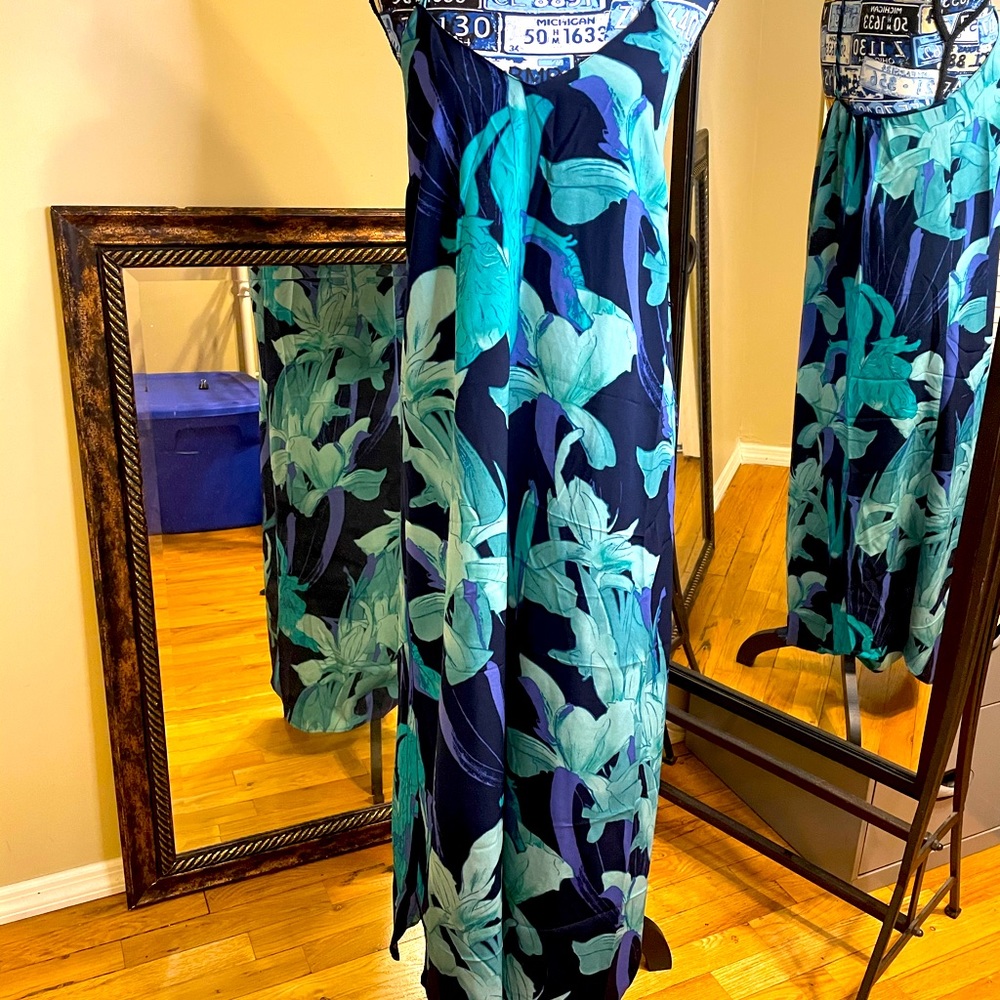 ❌Super Soft Long Blue Floral Loft Dress